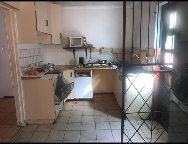 4 BEDROOM HOUSE FOR SALE IN MALIBU VILLAGE